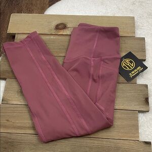 TYC Til You Collapse NWT Cropped Capri Maroon Leggings